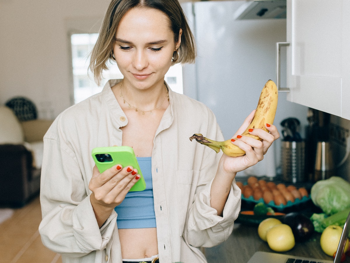 can eating bananas cause acne breakouts